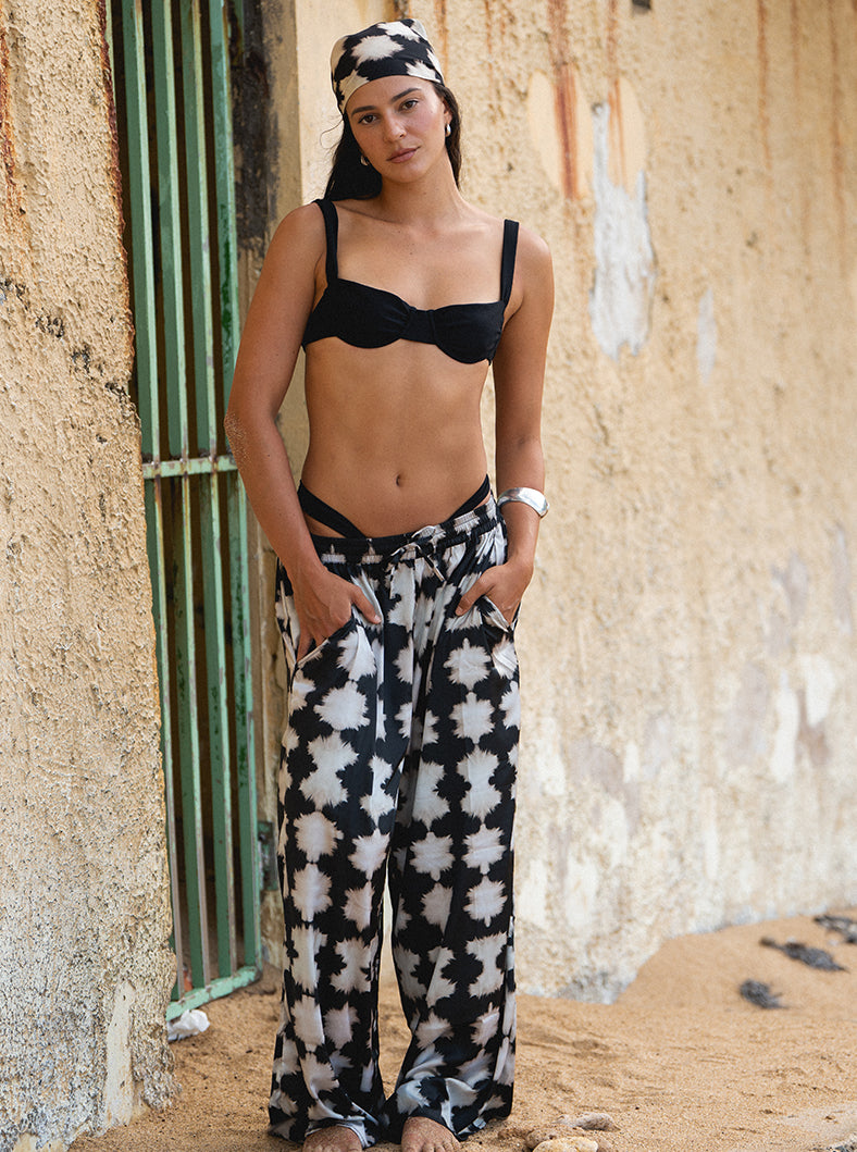 Nina Underwire Top- Black Rib